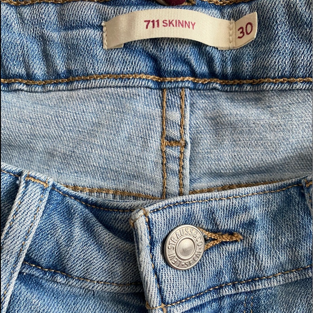 Altered Flare Levi’s - Picture 2 of 7